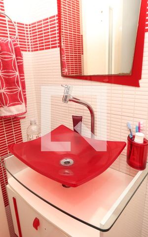 Casa à venda com 180m², 3 quartos e 3 vagasBanheiro da Suíte 2