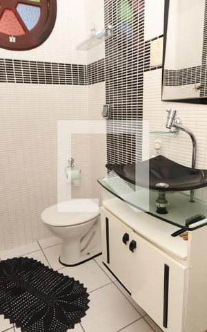 Casa à venda com 180m², 3 quartos e 3 vagasBanheiro Social