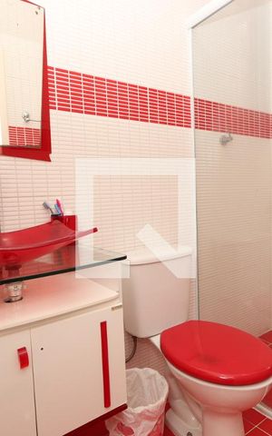 Casa à venda com 180m², 3 quartos e 3 vagasBanheiro da Suíte 2