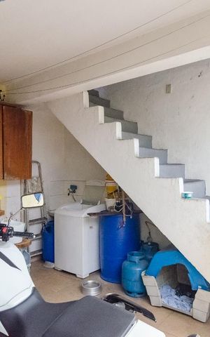 Casa à venda com 210m², 4 quartos e 3 vagas Casa à venda com 210m², 4 quartos e 3 vagasLavanderia/Garagem 2