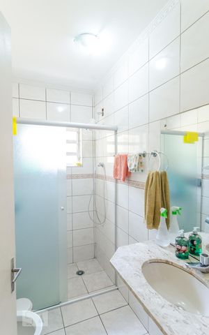 Casa à venda com 210m², 4 quartos e 3 vagas Casa à venda com 210m², 4 quartos e 3 vagasBanheiro Social 2