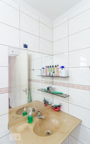 Casa à venda com 210m², 4 quartos e 3 vagas Casa à venda com 210m², 4 quartos e 3 vagasBanheiro Social 1
