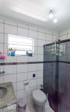 Casa à venda com 210m², 4 quartos e 3 vagas Casa à venda com 210m², 4 quartos e 3 vagasBanheiro da Suíte