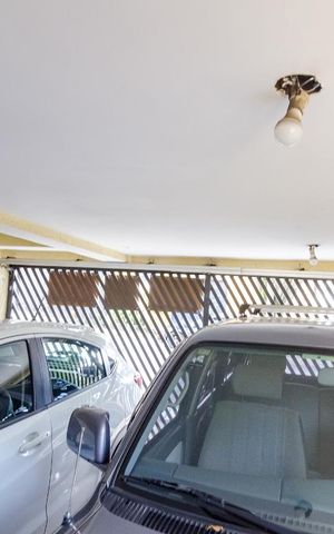 Casa à venda com 210m², 4 quartos e 3 vagas Casa à venda com 210m², 4 quartos e 3 vagasGaragem 1