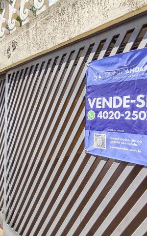 Casa à venda com 210m², 4 quartos e 3 vagas Casa à venda com 210m², 4 quartos e 3 vagasFachada