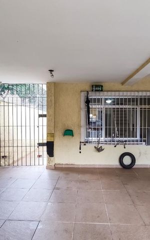 Casa à venda com 210m², 4 quartos e 3 vagas Casa à venda com 210m², 4 quartos e 3 vagasGaragem 1