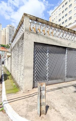Casa à venda com 210m², 4 quartos e 3 vagas Casa à venda com 210m², 4 quartos e 3 vagasFachada