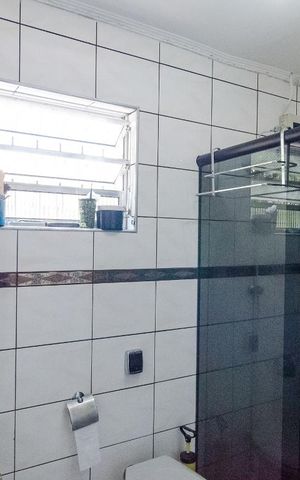 Casa à venda com 210m², 4 quartos e 3 vagas Casa à venda com 210m², 4 quartos e 3 vagasBanheiro da Suíte