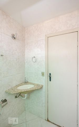 Apartamento à venda com 80m², 3 quartos e 2 vagasBanheiro Social