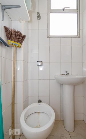 Apartamento à venda com 80m², 3 quartos e 2 vagasBanheiro de Serviço