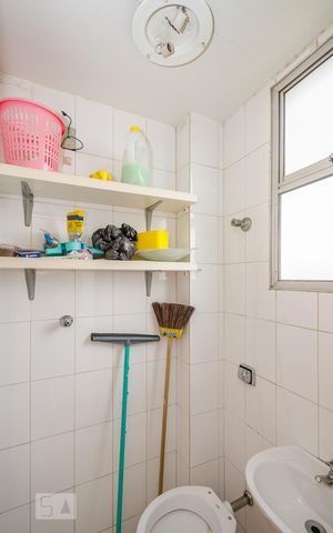 Apartamento à venda com 80m², 3 quartos e 2 vagasBanheiro de Serviço