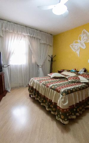 Casa à venda com 200m², 4 quartos e 2 vagas Casa à venda com 200m², 4 quartos e 2 vagasSuíte 1