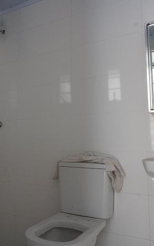 Casa à venda com 500m², 6 quartos e 8 vagasBanheiro de Serviço