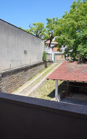 Casa à venda com 500m², 6 quartos e 8 vagasQuarto 1 - Vista
