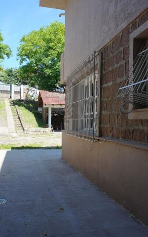Casa à venda com 500m², 6 quartos e 8 vagasLateral Casa