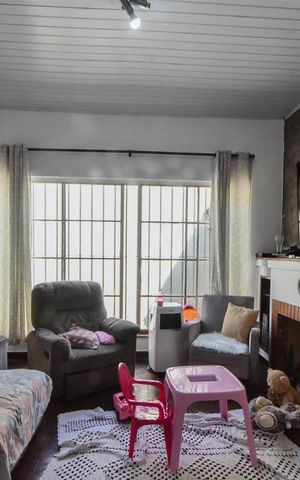 Casa à venda com 500m², 4 quartos e 3 vagasSala de Estar