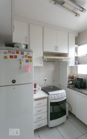 Apartamento para alugar com 65m², 2 quartos e 1 vaga Apartamento para alugar com 65m², 2 quartos e 1 vagaCozinha