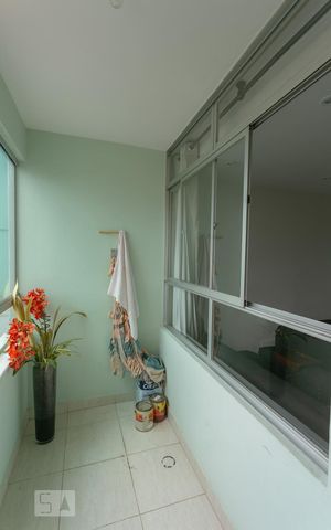 Apartamento para alugar com 65m², 2 quartos e 1 vaga Apartamento para alugar com 65m², 2 quartos e 1 vagaVaranda da Sala