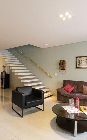 Casa à venda com 75m², 5 quartos e 3 vagasv