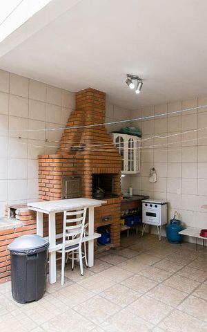 Casa à venda com 75m², 5 quartos e 3 vagasQuintal - Churrasqueira