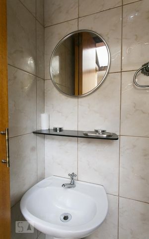 Casa à venda com 75m², 5 quartos e 3 vagasBanheiro de Serviço