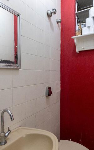 Casa à venda com 130m², 2 quartos e 1 vagaBanheiro