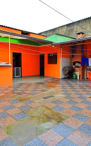 Casa à venda com 350m², 4 quartos e 2 vagasÁrea de Serviço / Quintal