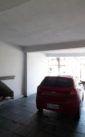 Casa à venda com 256m², 3 quartos e 3 vagas Casa à venda com 256m², 3 quartos e 3 vagasGaragem