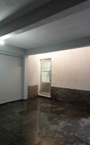Casa à venda com 256m², 3 quartos e 3 vagas Casa à venda com 256m², 3 quartos e 3 vagasQuintal