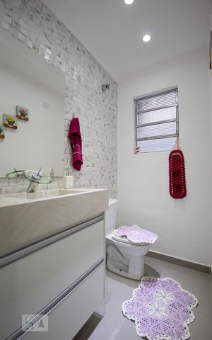 Casa à venda com 256m², 3 quartos e 3 vagas Casa à venda com 256m², 3 quartos e 3 vagasLavabo
