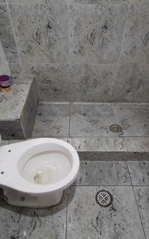 Casa à venda com 256m², 3 quartos e 3 vagas Casa à venda com 256m², 3 quartos e 3 vagasBanheiro Corredor