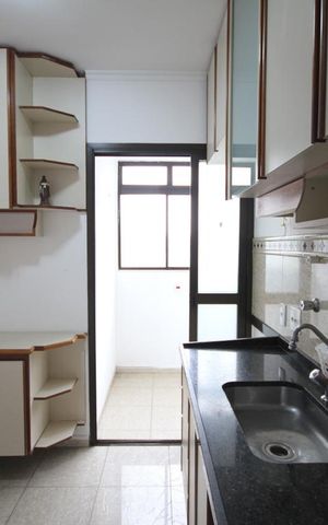 Apartamento à venda com 70m², 2 quartos e 2 vagasCozinha