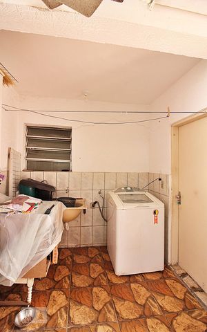 Casa à venda com 187m², 4 quartos e 3 vagasLavanderia