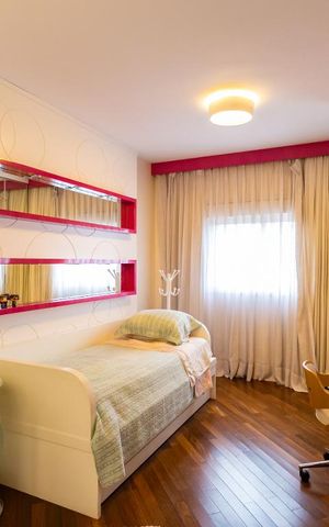 Apartamento à venda com 227m², 3 quartos e 3 vagas Apartamento à venda com 227m², 3 quartos e 3 vagasSuíte 2