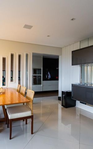 Apartamento à venda com 227m², 3 quartos e 3 vagas Apartamento à venda com 227m², 3 quartos e 3 vagasSala