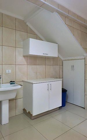 Casa à venda com 278m², 3 quartos e 2 vagasÁrea de Serviço