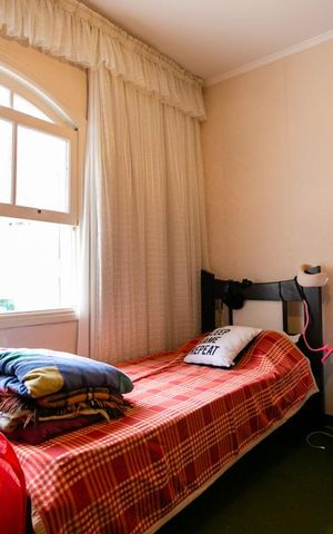 Casa à venda com 276m², 3 quartos e 4 vagas Casa à venda com 276m², 3 quartos e 4 vagasQuarto 2