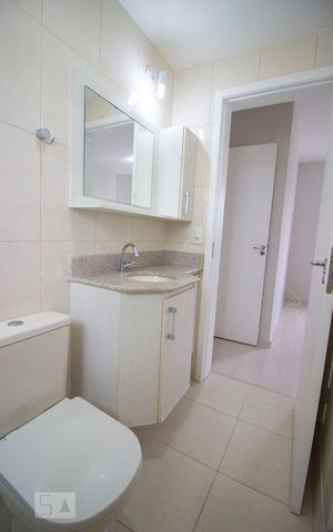 Apartamento à venda com 79m², 3 quartos e 2 vagasBanheiro da Suíte
