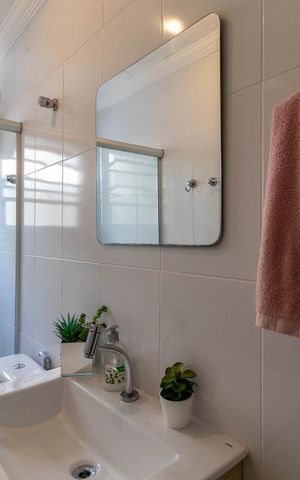 Casa à venda com 130m², 3 quartos e 2 vagasBanheiro 2