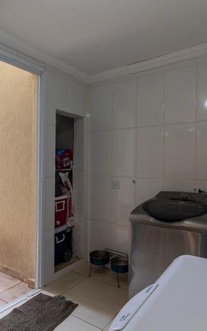 Casa à venda com 130m², 3 quartos e 2 vagasÁrea de Serviço