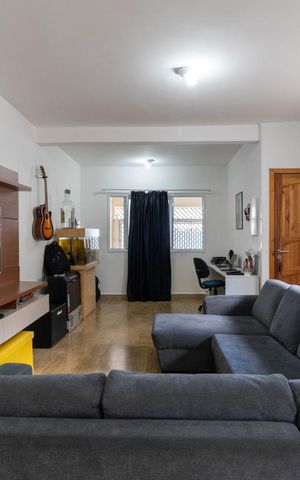 Casa à venda com 130m², 3 quartos e 2 vagasSala 