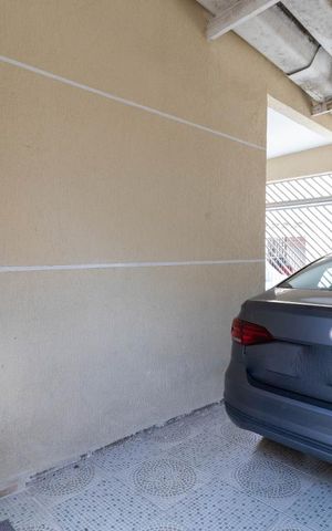 Casa à venda com 130m², 3 quartos e 2 vagasGaragem