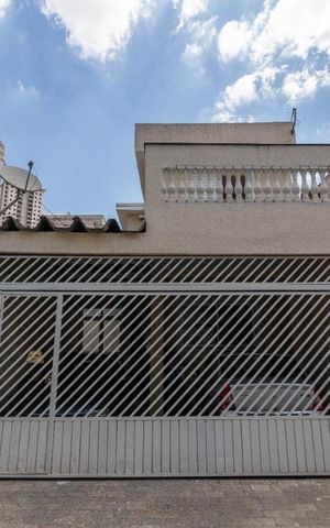 Casa à venda com 130m², 3 quartos e 2 vagasFachada