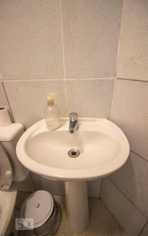 Casa de condomínio à venda com 700m², 4 quartos e 4 vagasBanheiro Social