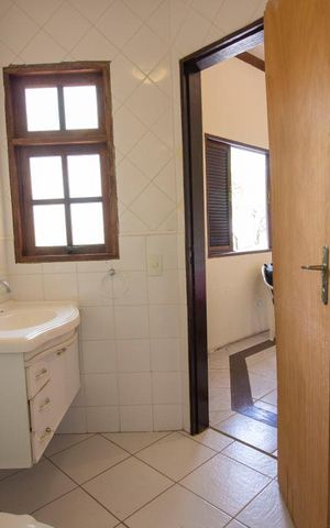 Casa de condomínio à venda com 700m², 4 quartos e 4 vagasBanheiro da Suíte 3