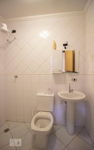 Casa de condomínio à venda com 700m², 4 quartos e 4 vagasBanheiro da Suíte 2