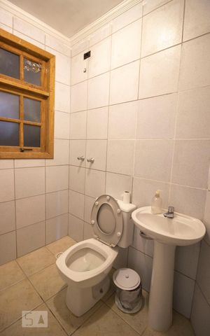 Casa de condomínio à venda com 700m², 4 quartos e 4 vagasBanheiro Social