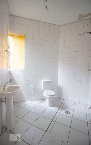 Casa de condomínio à venda com 700m², 4 quartos e 4 vagasBanheiro de Serviço