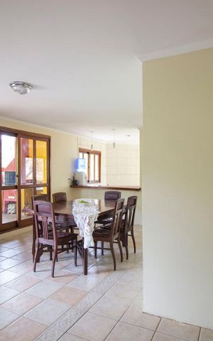 Casa de condomínio à venda com 700m², 4 quartos e 4 vagasSala de Jantar