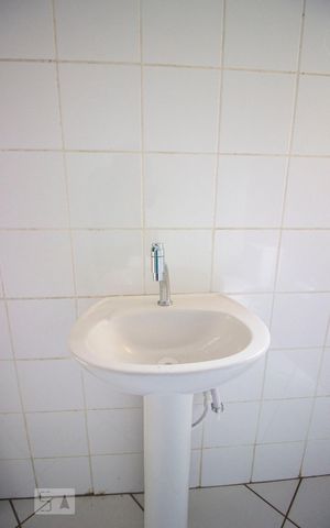 Casa de condomínio à venda com 700m², 4 quartos e 4 vagasBanheiro de Serviço